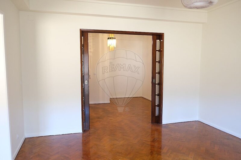 Apartamento T5 para arrendar em Oeiras e São Julião da Barra, Paço de Arcos e Caxias, Oeiras RE/MAX Portugal