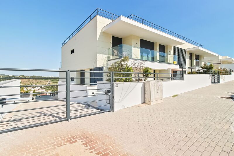 Apartment T2 Barcarena Oeiras - balcony, parking lot, thermal insulation, balconies, quiet area, double glazing, terrace, terraces, air conditioning