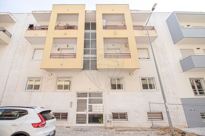 Apartment T2 As new Almada - parking space, kitchen, air conditioning, store room, double glazing, garage, balcony