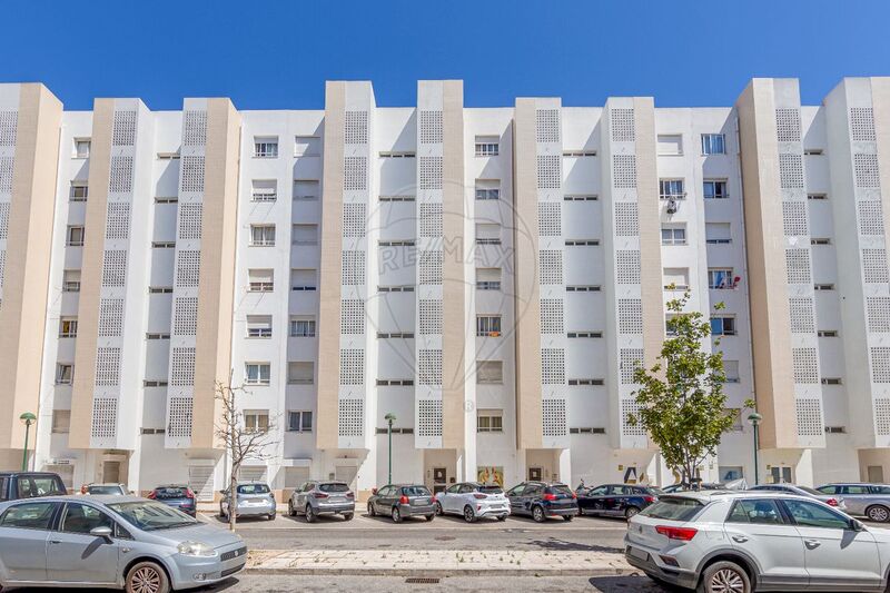 Apartamento Renovado em bom estado T2 Oeiras