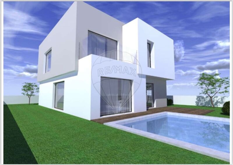 House V4 Almada - swimming pool