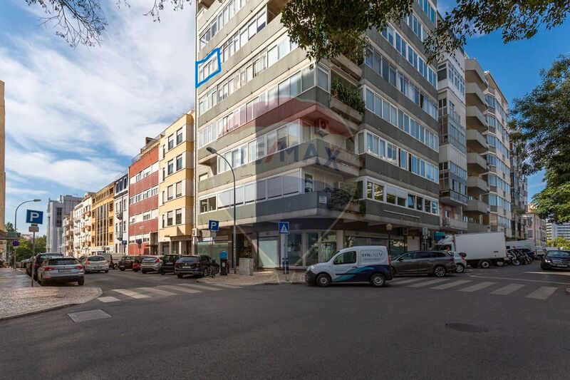Apartamento T2 no centro Avenidas Novas Lisboa - jardim