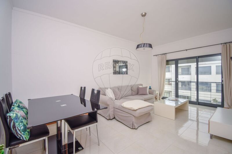 Apartment T2 Almada - terrace, playground, kitchen, furnished