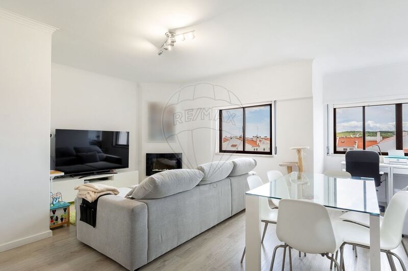 Apartment Modern T2 Rio de Mouro Sintra - fireplace, quiet area, 3rd floor, playground, store room