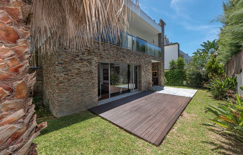 House V4 Cascais - garage, balcony, garden, swimming pool