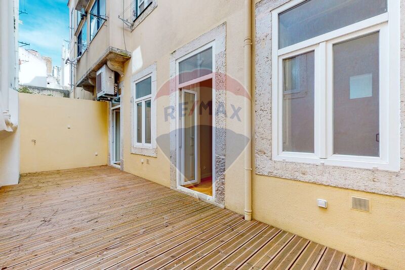 Apartment 3 bedrooms Refurbished Estrela Lisboa - balconies, store room, balcony, terrace