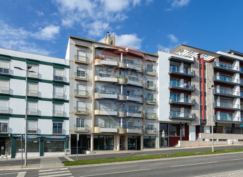 Para venda Apartamento T4 Duplex Alcobaça - marquise, arrecadação, terraços, lareira, varanda