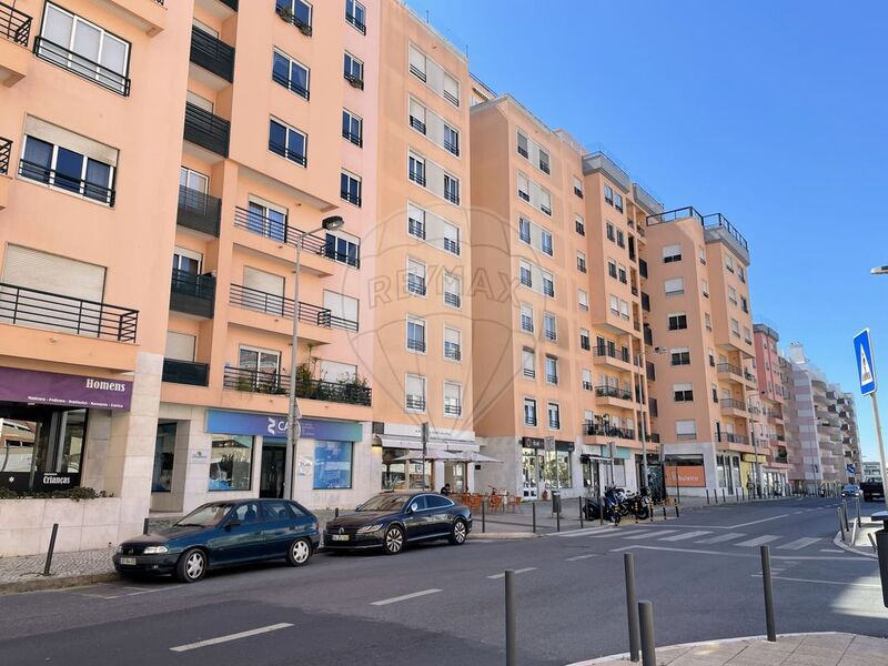 Apartment T2 Carnide Lisboa - central heating, garden, balcony, parking space, store room, garage