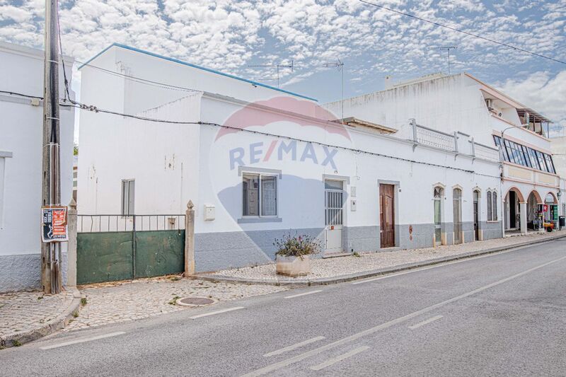 House/Villa to renew 3 bedrooms Pechão Olhão - store room, garage, terraces, terrace