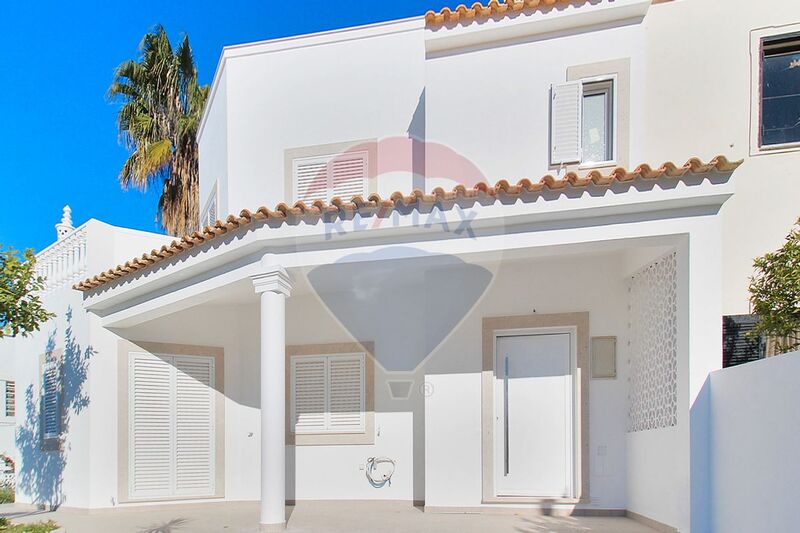 Moradia Geminada V4 para venda Quelfes Olhão - garagem, vista mar