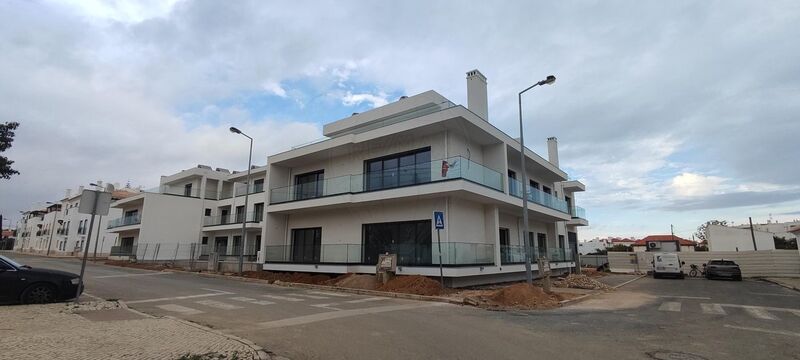 Apartamento T2 em construção Cabanas de Tavira - cozinha equipada, terraço, equipado, vidros duplos, piscina, garagem