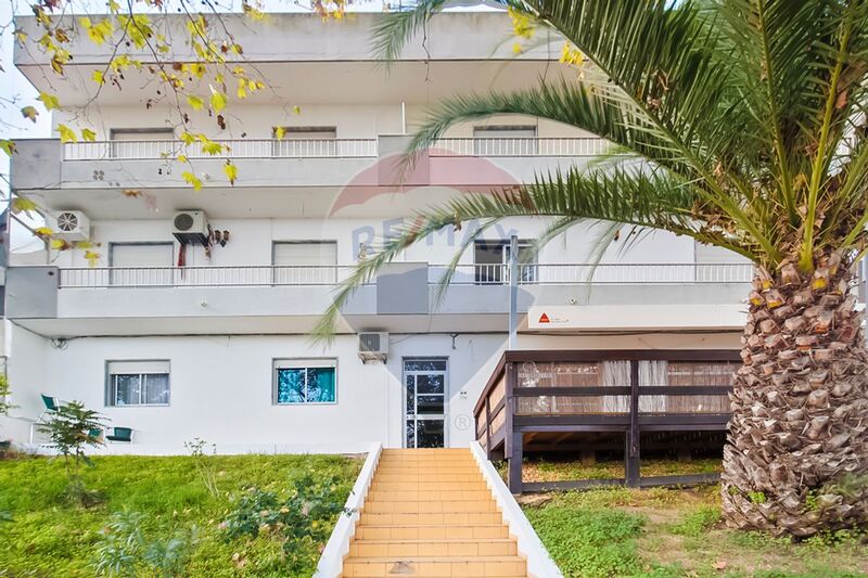 Para venda Apartamento T3 Moncarapacho Olhão - varanda