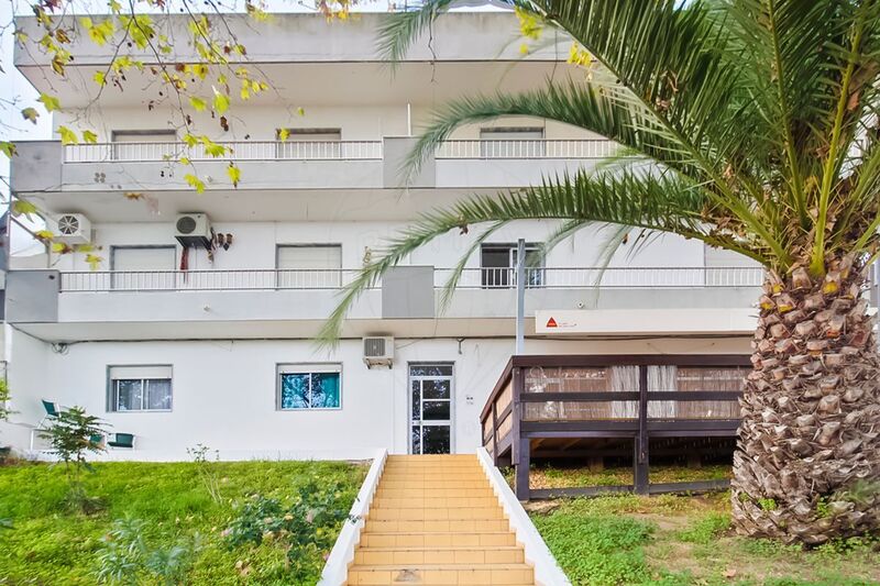 Para venda Apartamento T3 Moncarapacho Olhão - varanda