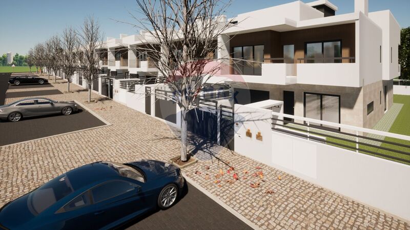 Moradia V4 Carnide Lisboa para vender - piscina, jardim, terraço