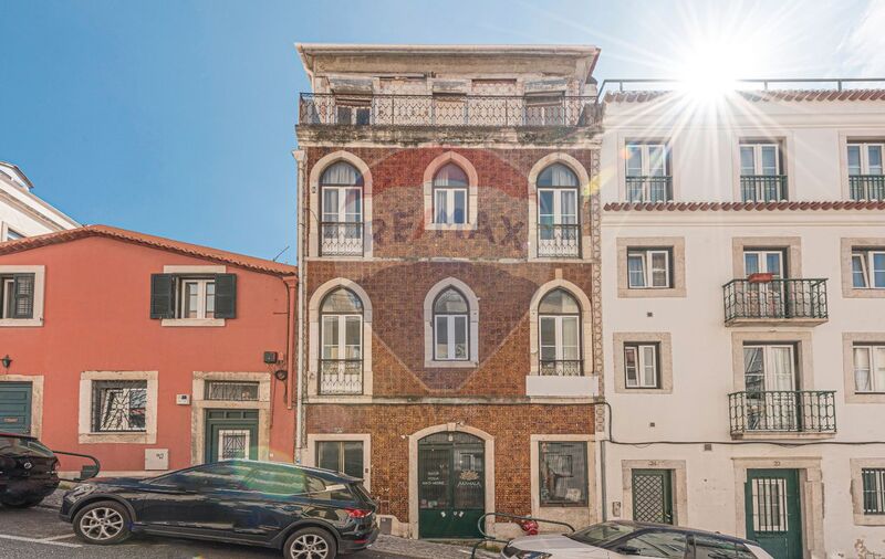 Building Santo António Lisboa - balconies, terrace, balcony