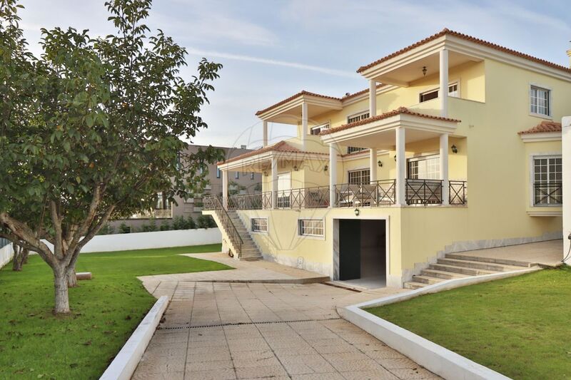 House 4 bedrooms Cascais - attic, garden, balcony, garage, terrace, terraces