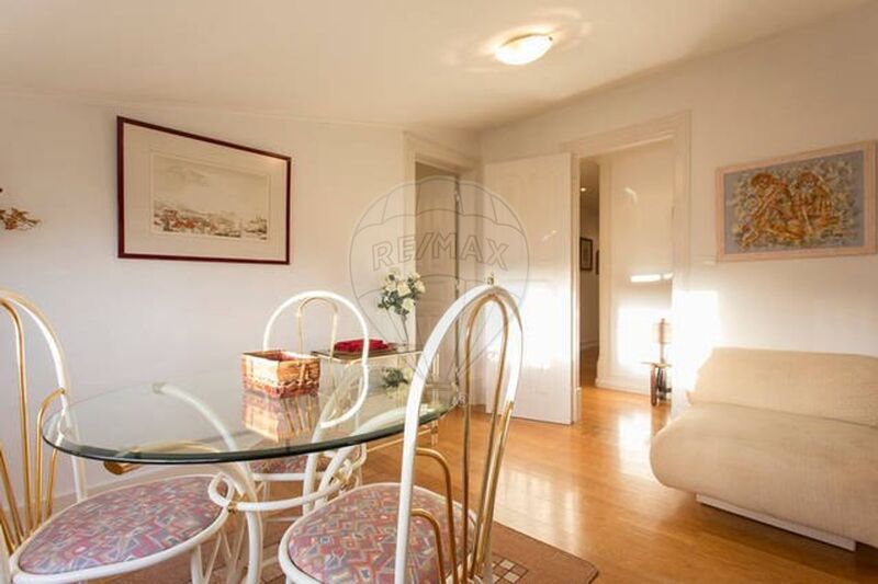 Apartment Refurbished T4 Arroios Lisboa - furnished, air conditioning, balcony, kitchen, lots of natural light, 3rd floor