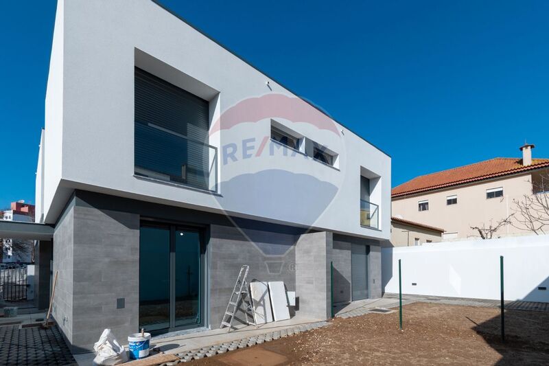 Venda Moradia V2 Geminada em construção São Domingos de Rana Cascais - varanda