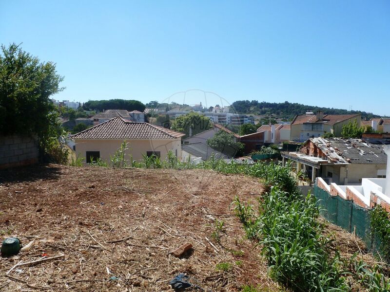 Land with 316sqm Oeiras