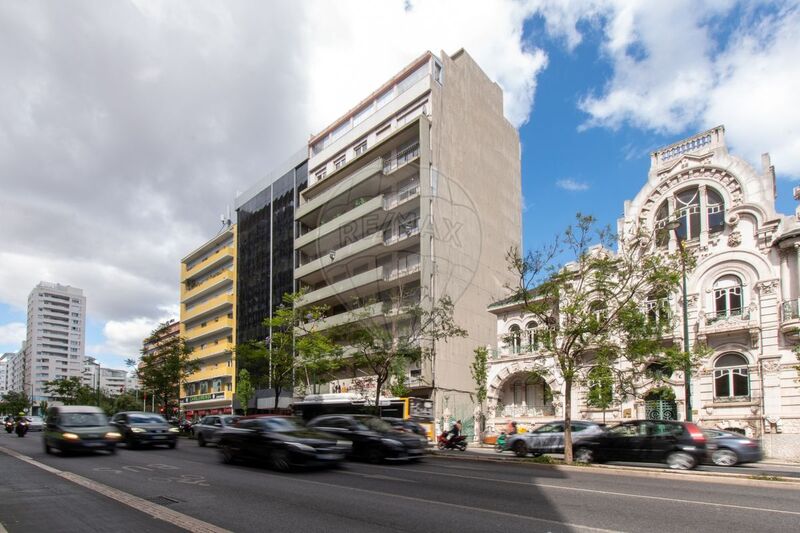 Apartamento para remodelar T5 Arroios Lisboa - varanda, muita luz natural