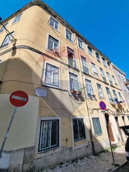 Venda Apartamento T3 Arroios Lisboa - muita luz natural, 1º andar