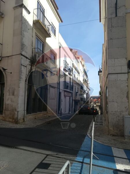 Venda de Prédio Remodelado Santa Maria Maior Lisboa - excelente localização, terraço