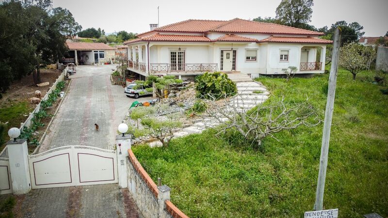 Farm 4 bedrooms with housing Lagôa do Cão Aljubarrota Alcobaça - fruit trees, swimming pool, equipped, water, double glazing, heat insulation, attic, water hole, garage, fireplace