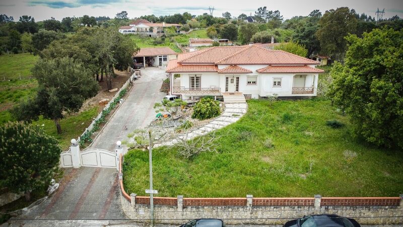 Farm 4 bedrooms with housing Lagôa do Cão Aljubarrota Alcobaça - fruit trees, swimming pool, equipped, water, double glazing, heat insulation, attic, water hole, garage, fireplace