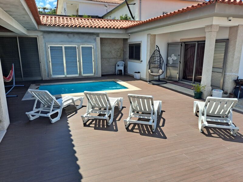 House 3 bedrooms Single storey Cristelo Paredes - video surveillance, swimming pool, attic, terrace, alarm, garage