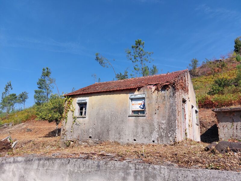 House 2 bedrooms to rebuild Melgaço