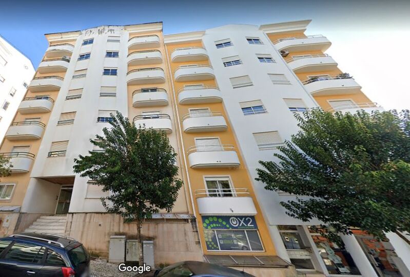 À venda Apartamento T4 Elisio de Moura Santo António dos Olivais Coimbra