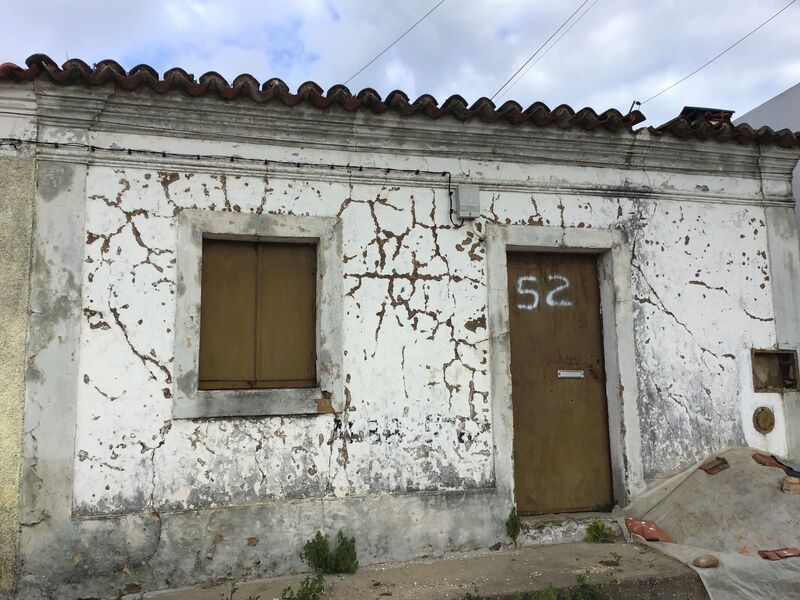 House to rebuild V2 São Miguel do Rio Torto Abrantes