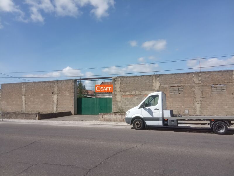 Warehouse with 562sqm Avenida da Liberdade Ponte de Sor