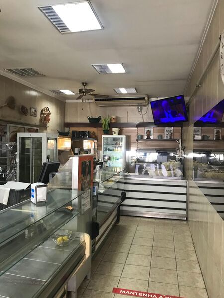 À venda Pastelaria em bom estado Canelas Vila Nova de Gaia - terraços