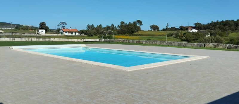 Moradia Remodelada V6 Mosteiros Alcanede Santarém - piscina, aquecimento central, garagem, arrecadação, jardim, bbq