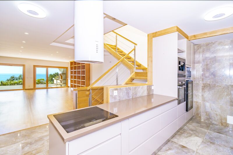 Moradia V3+1 Renovada Pederneira Nazaré - ténis, garagem, piscina, aquecimento central, jardim, lareira, terraço, painéis solares, vista mar, varanda, parque infantil, bbq, zona calma, condomínio privado