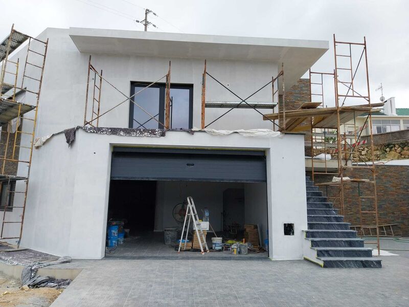 House V3 Luxury under construction Longo da Vila Mafra - garage
