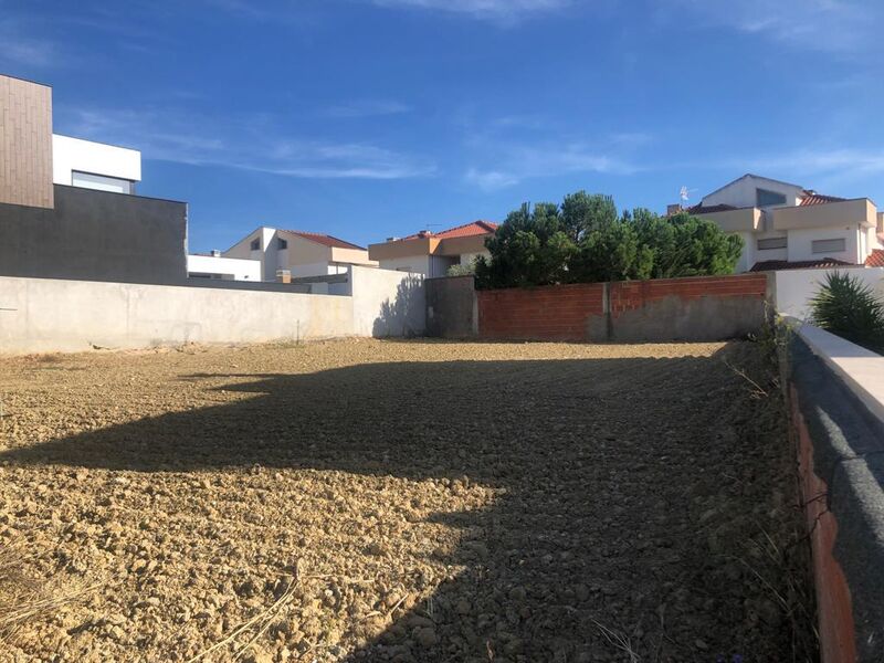 Land Urban with 457sqm Urbanização Meia Via Torres Novas - excellent access