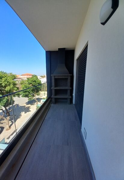 Apartment neue T2 Gambelas Montenegro Faro - air conditioning, parking space, solar panels, barbecue, terrace, garage, store room