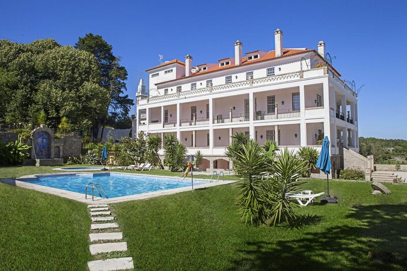 Casa Renovada Abrunhosa-a-Velha Mangualde - terraços, ténis, ar condicionado, piscina, equipado, parque infantil