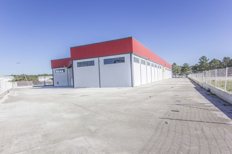 Warehouse Industrial in industrial zone Alcobaça - dressing rooms, toilet, changing rooms, toilets