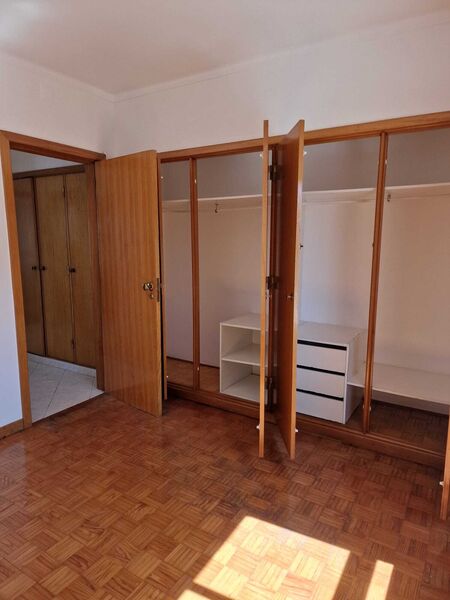 Apartment 3 bedrooms Alfragide Amadora - store room, garden