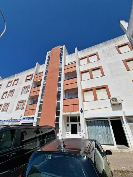 Apartamento T3 Alfragide Amadora - arrecadação, jardim