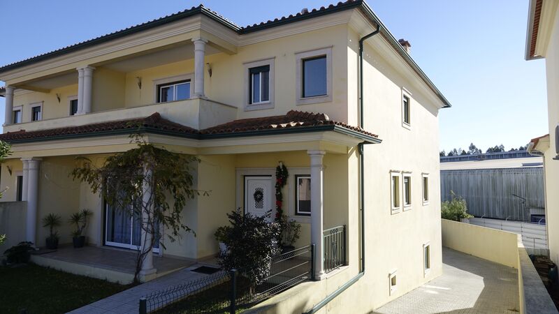 House V4 Semidetached Barosa Leiria - barbecue, solar panels, balconies, balcony, central heating, terrace