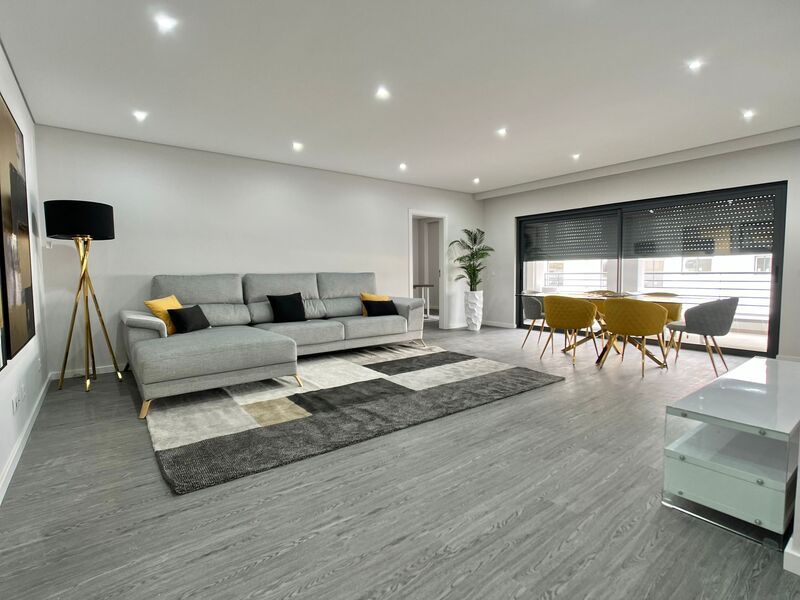 Apartamento T3 Moderno Quelfes Olhão - piscina, excelente localização, varandas, depósito