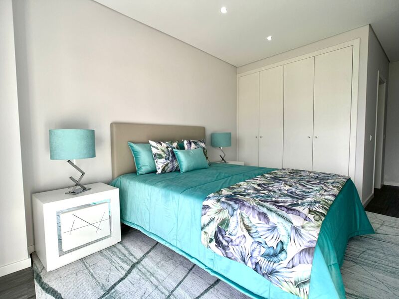 Apartamento T3 Moderno Quelfes Olhão - excelente localização, varandas, piscina, depósito
