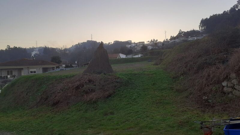 Terreno plano Arões (Santa Cristina) Fafe - bons acessos, poço, água