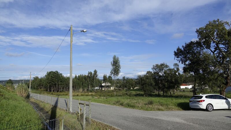 Land Urban/agricultural with 2600sqm Amor Leiria - easy access