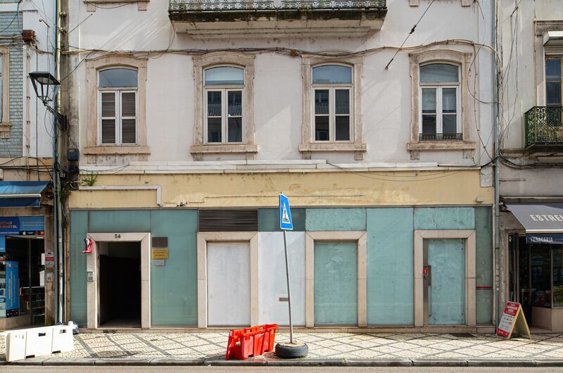 Shop Equipped near the center Coimbra - wc, meeting room, spacious