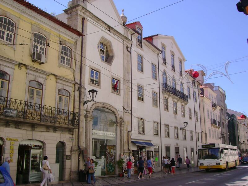Building Old in the center Coimbra